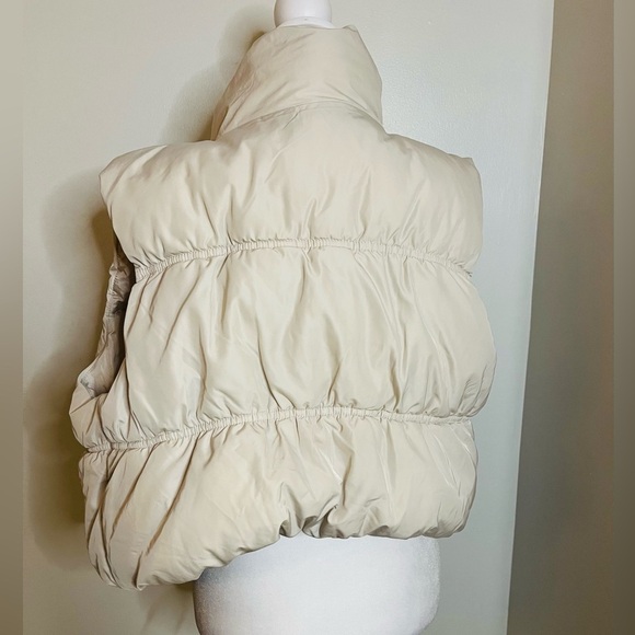 H&M Cropped Puffer Vest - Cream Beige- medium - Picture 2 of 6